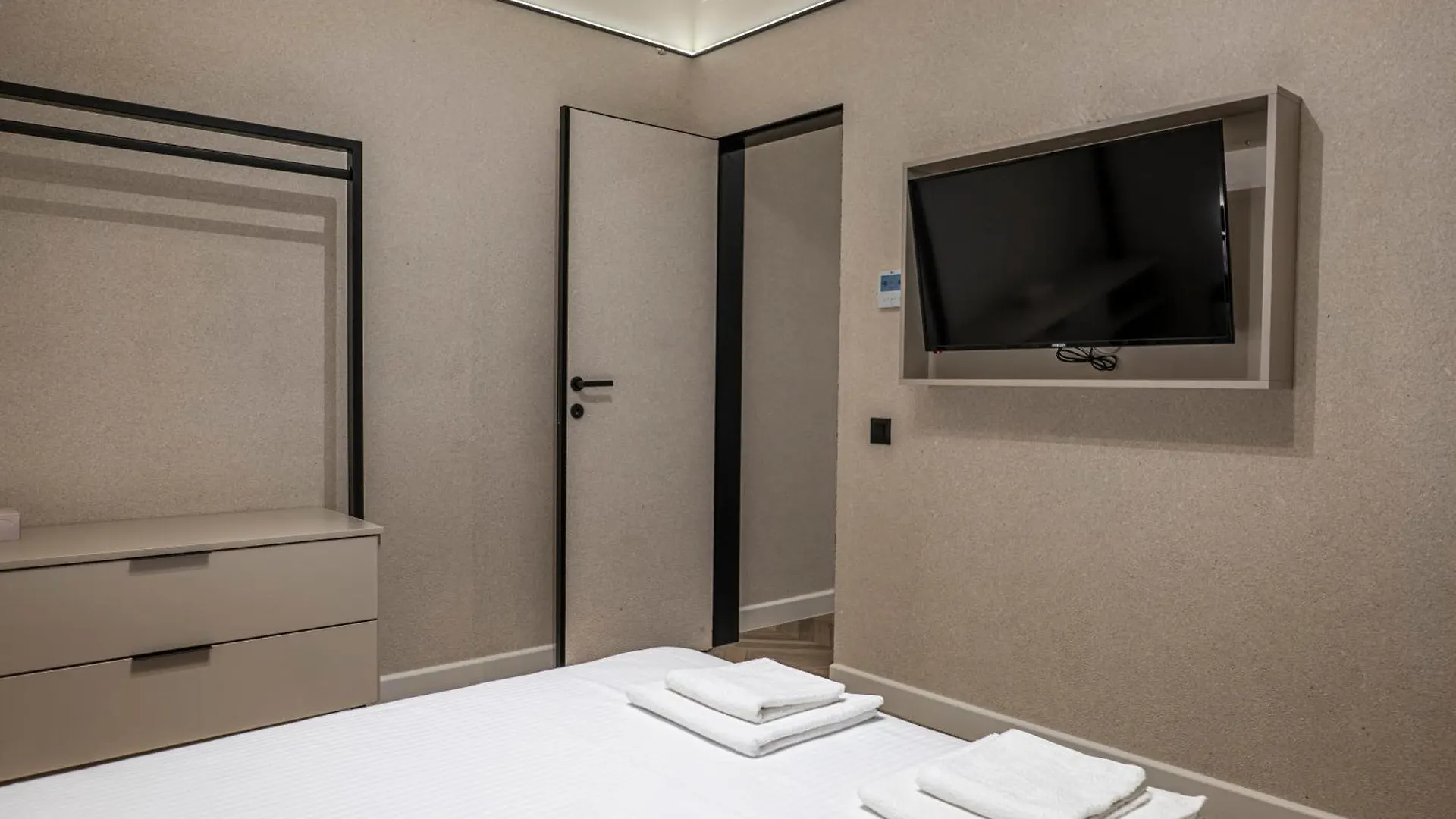 M Star Rooms, Private Parking, Sofia Top Center Bulgarije