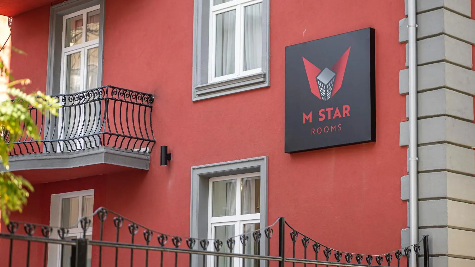 M Star Rooms, Private Parking, Sofia Top Center Apartament